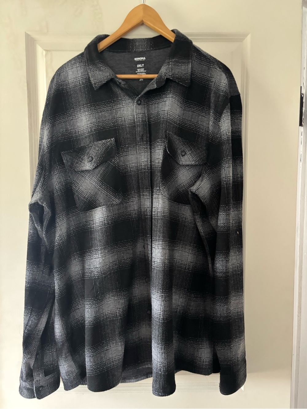 Sonoma Black and Gray Plaid Lightweight Flannel